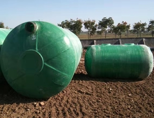 玻璃钢化粪池轻便耐用的污水处理设备 玻璃钢化粪池轻便耐用的污水处理设备